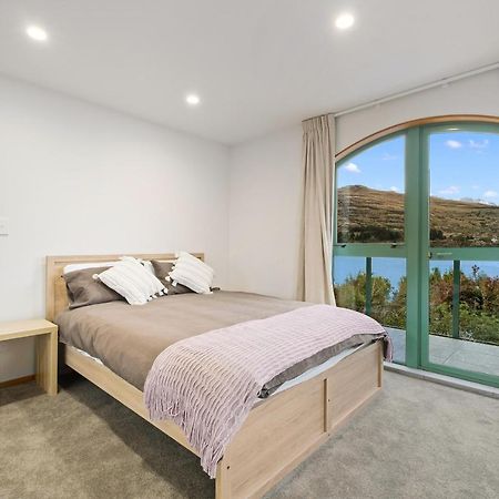 Huge Lakefront Delight - Queenstown Holiday Home Buitenkant foto