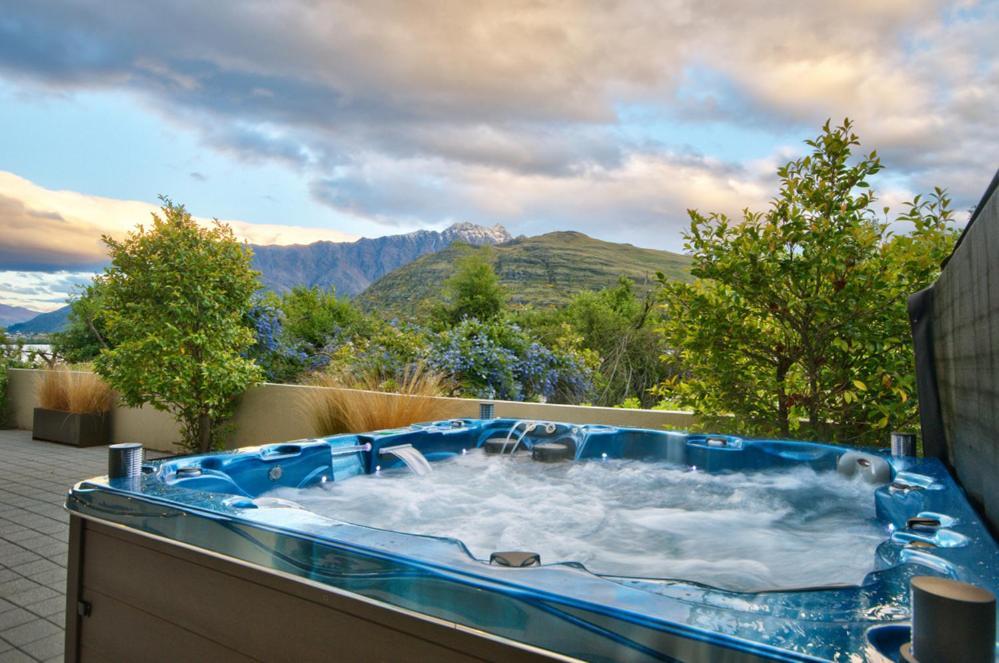 Huge Lakefront Delight - Queenstown Holiday Home Buitenkant foto