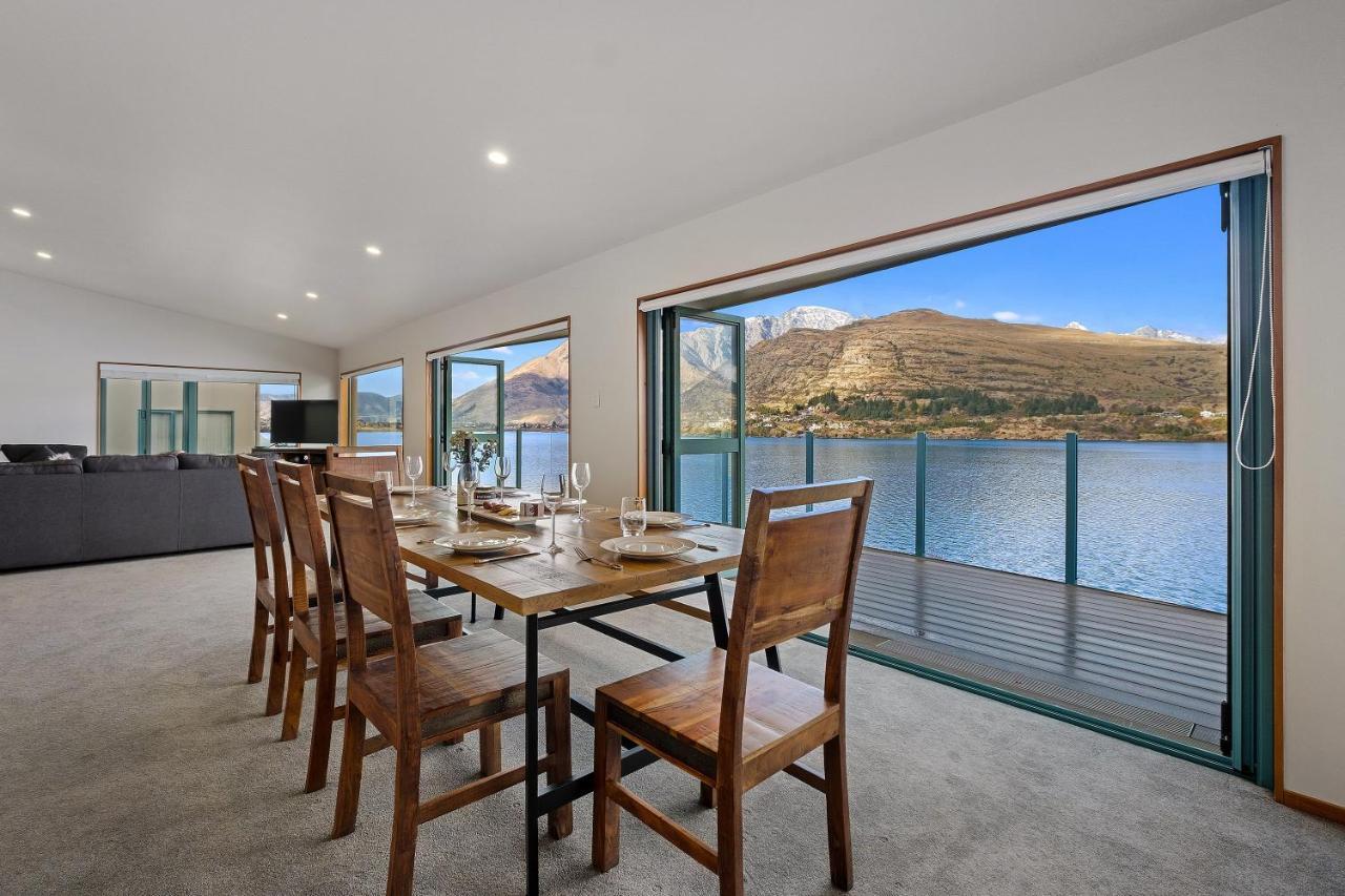 Huge Lakefront Delight - Queenstown Holiday Home Buitenkant foto