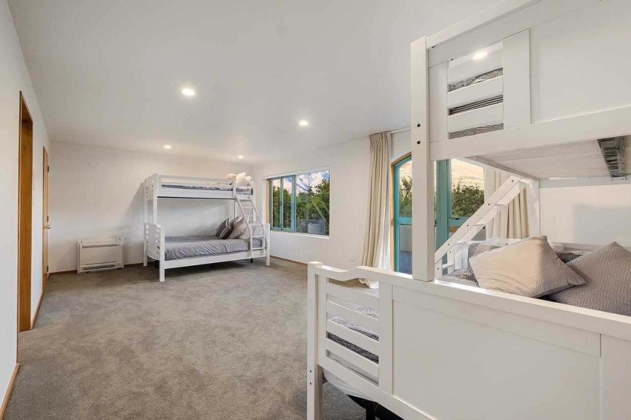 Huge Lakefront Delight - Queenstown Holiday Home Buitenkant foto