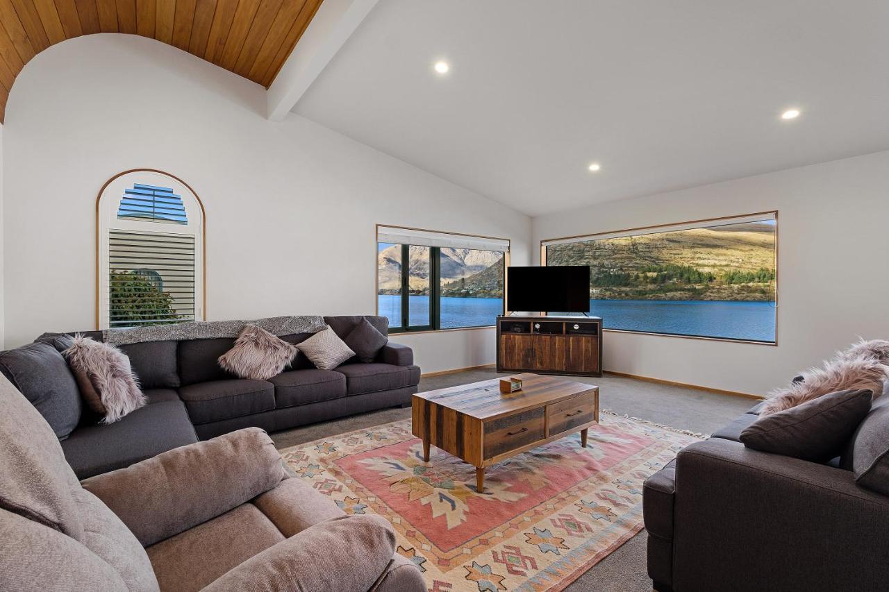 Huge Lakefront Delight - Queenstown Holiday Home Buitenkant foto