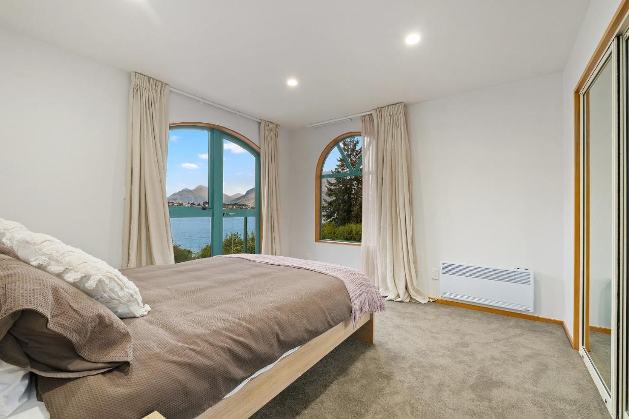 Huge Lakefront Delight - Queenstown Holiday Home Buitenkant foto